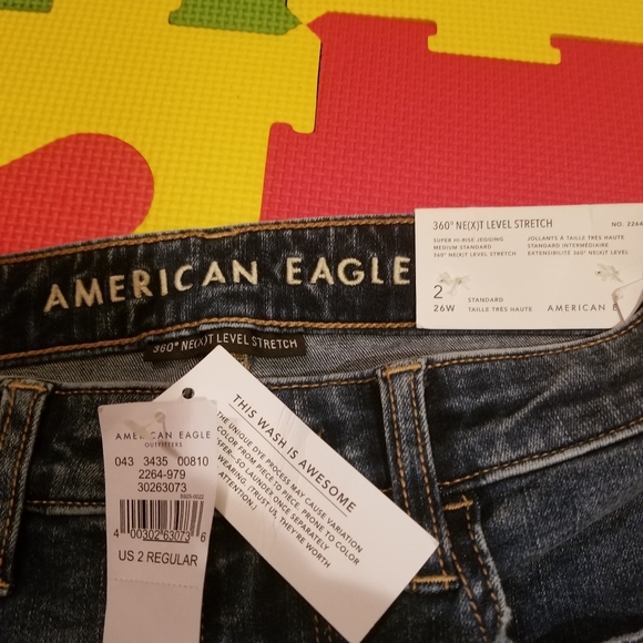 NWT size 2, 26 w American Eagle high rise blue jean - Picture 7 of 8